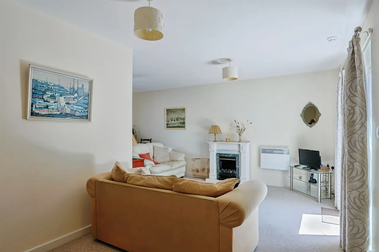 Avenel Way, Poole, BH15, photo 11