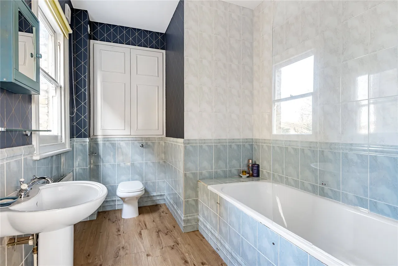 Wellington Road, Hampton Hill, London, TW12 1JY, photo 12