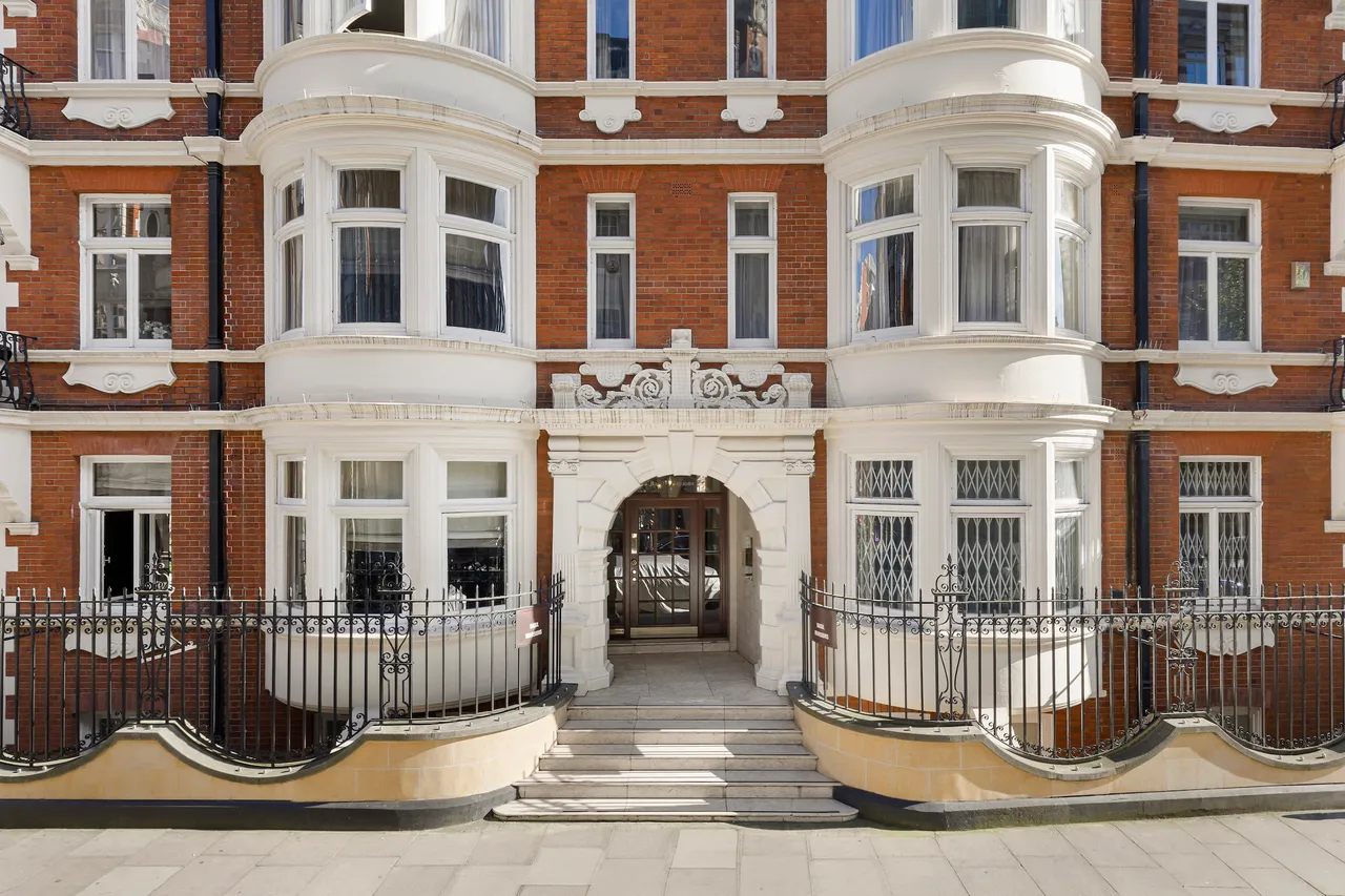 3 bed flat for sale — Basil Mansions, Basil Street, Knightsbridge, London