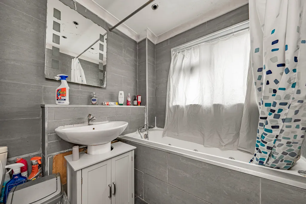 Oakdene Road, Hillingdon, UB10, photo 6