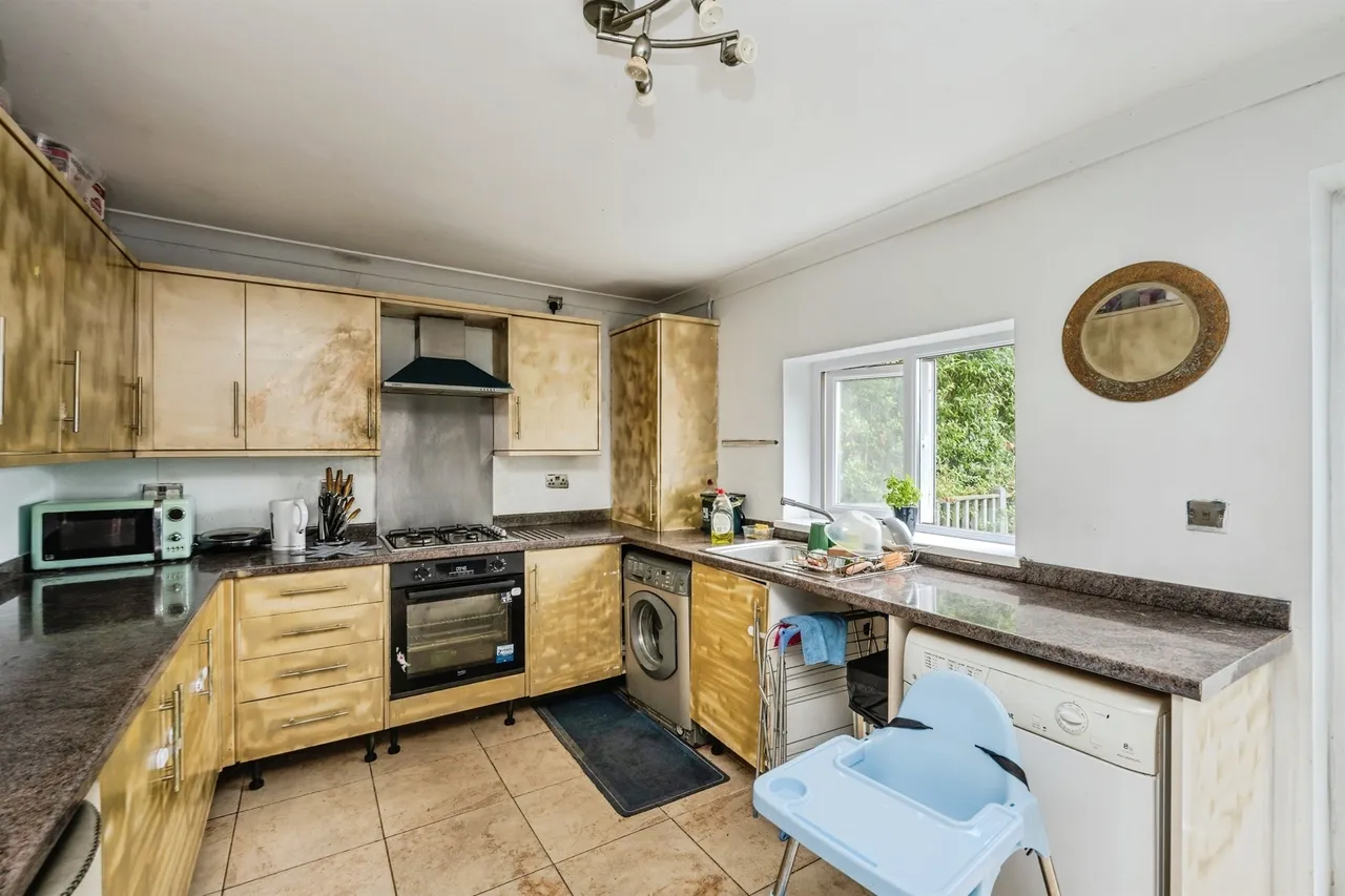 Gwynedd Avenue, Swansea, SA1, photo 11
