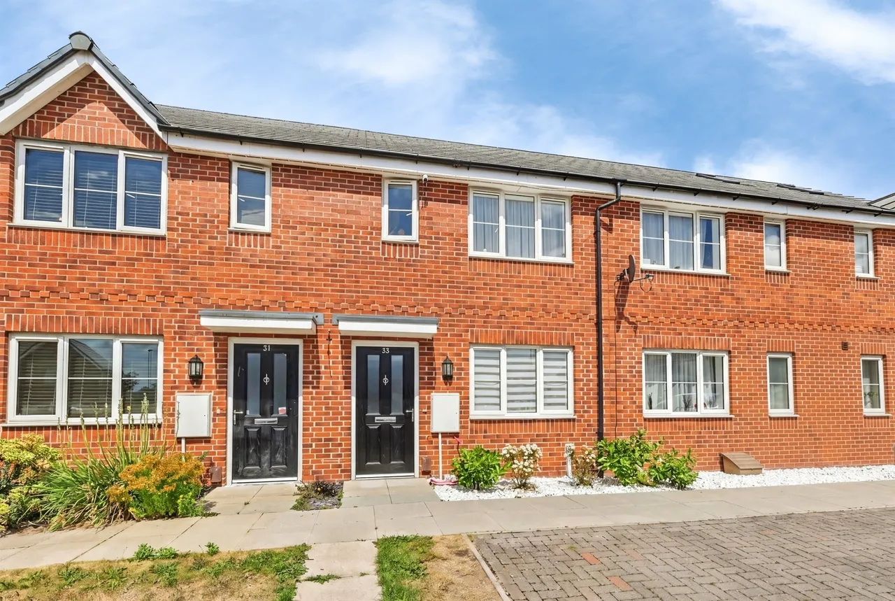 2 bed house for sale — Bective Close, Northampton