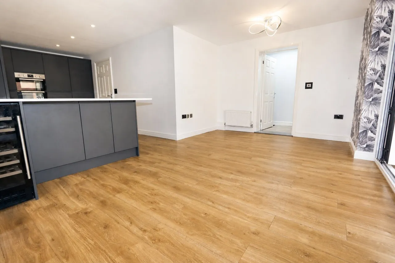 Fieldfare Close, Corby, NN18, photo 10
