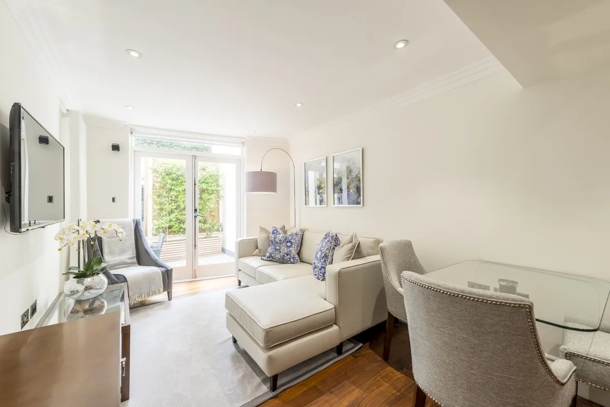 1 bed flat to rent — Kensington Gardens Square London W2