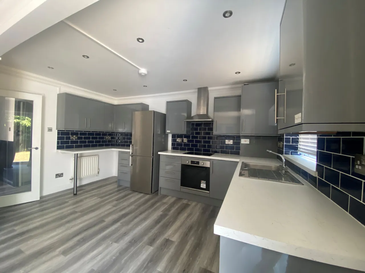 Barbe Baker Avenue, West End, SO30, photo 3