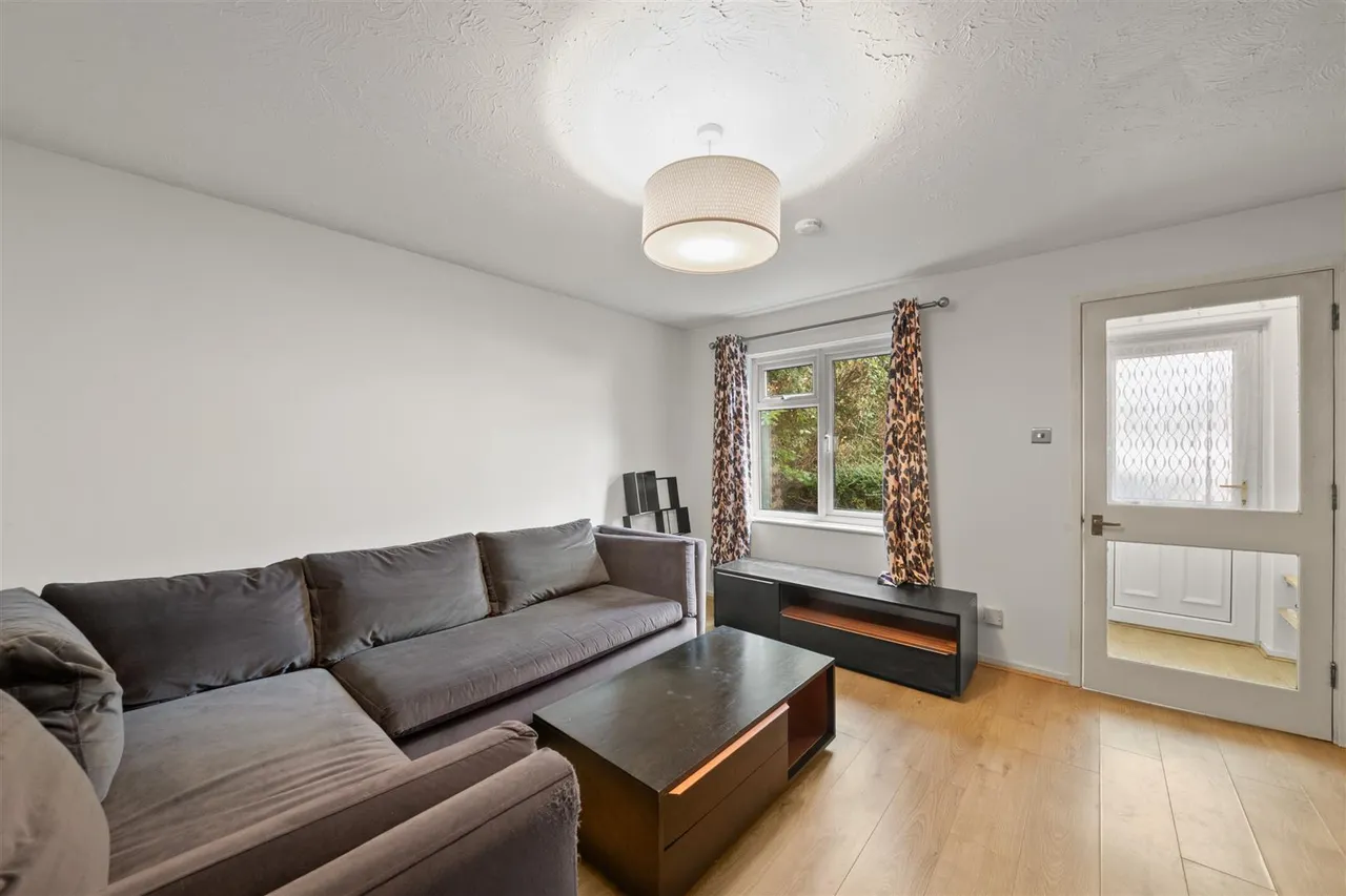 Lowdell Close, West Drayton, photo 7