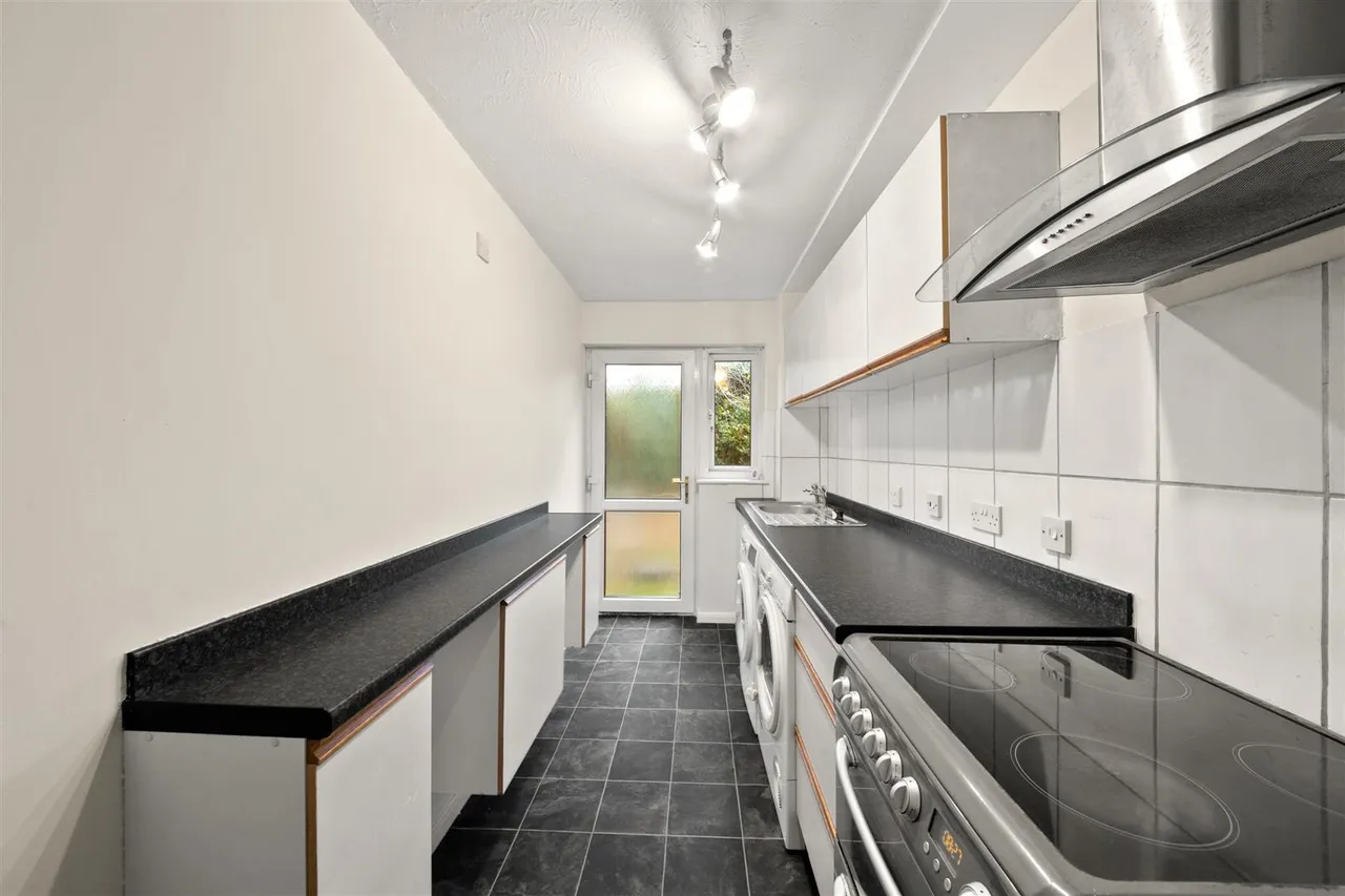 Lowdell Close, West Drayton, photo 8
