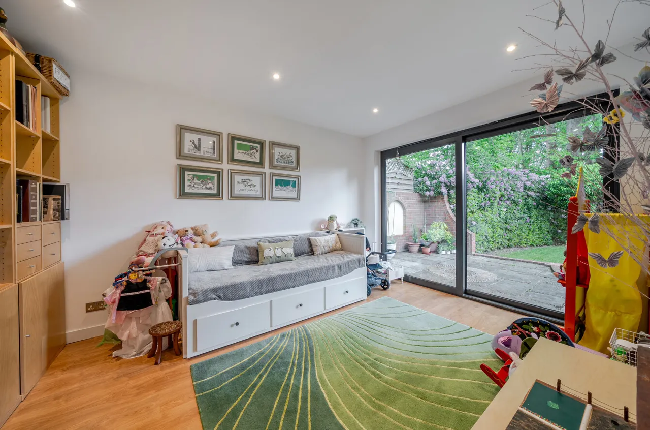 Waverley Avenue, Fleet, GU51, photo 9