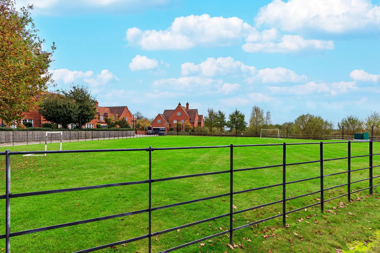 Wood Farm Close, Stanmore, HA7, photo 37