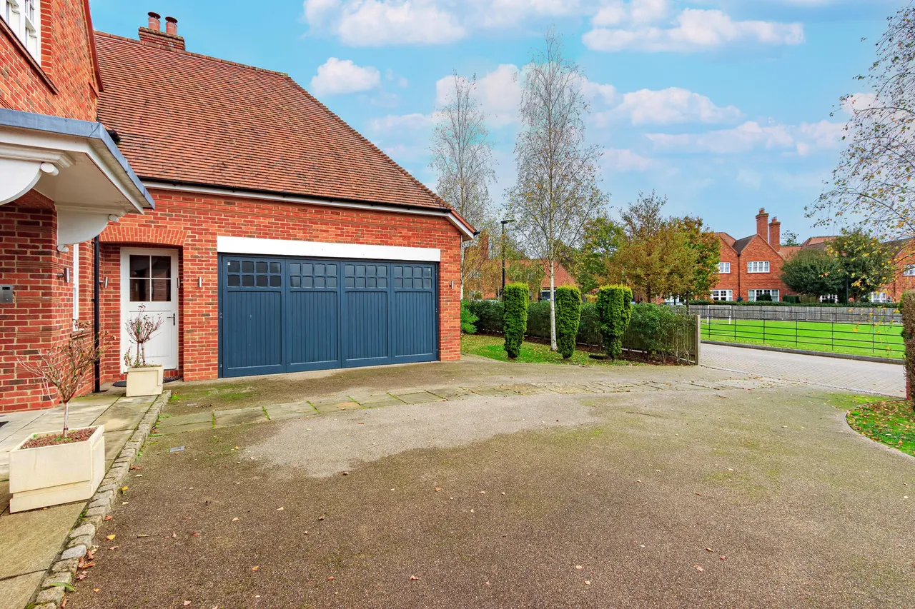 Wood Farm Close, Stanmore, HA7, photo 2