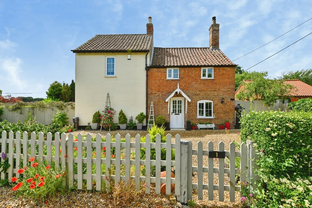 2 bed house for sale — Westgate Street, Shouldham, King's Lynn, Norfolk, PE33