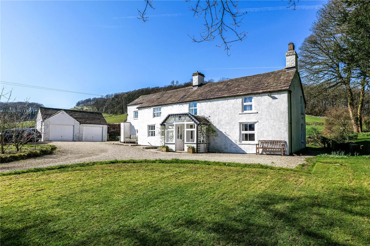 4 bed house for sale, Fern Road, SK17
