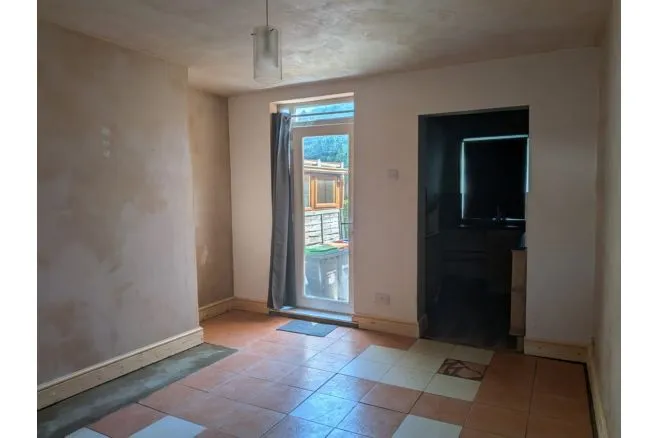 Barker Street, Sutton-In-Ashfield, NG17, photo 8