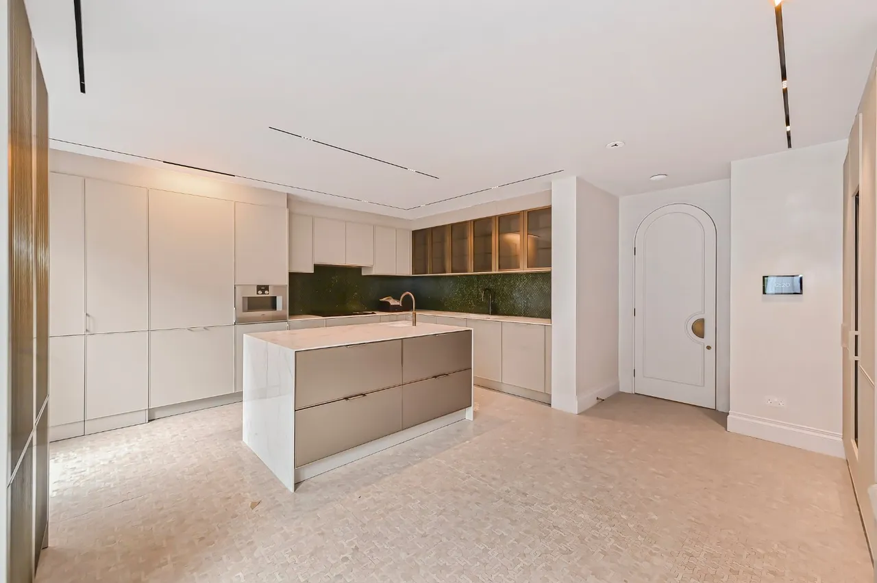 Palace Green, Kensington, W8, photo 3