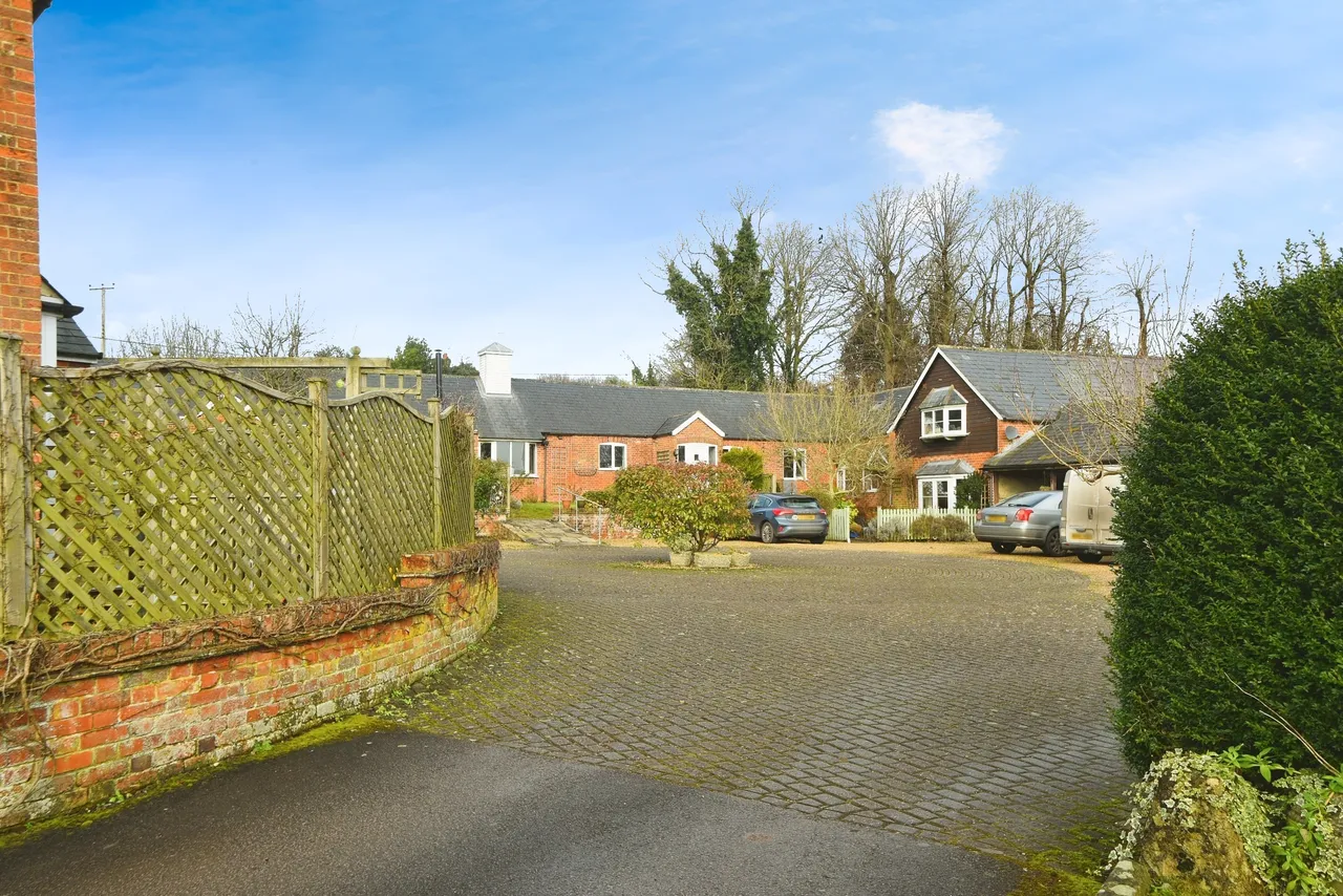 St. Nicholas Yard, Fyfield, SN8, photo 16