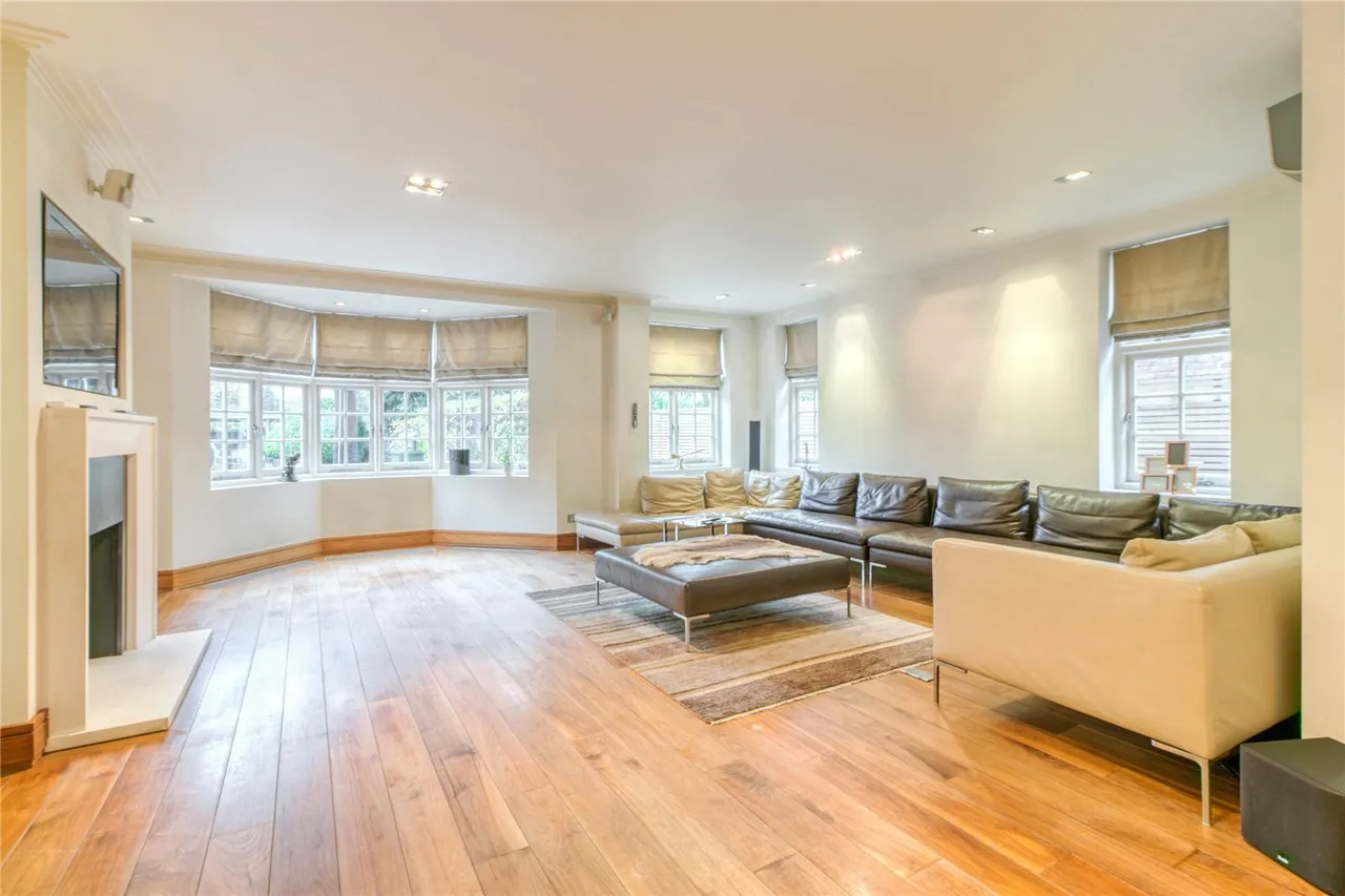 The Bishops Avenue, Hampstead Garden Suburb, N2, photo 5