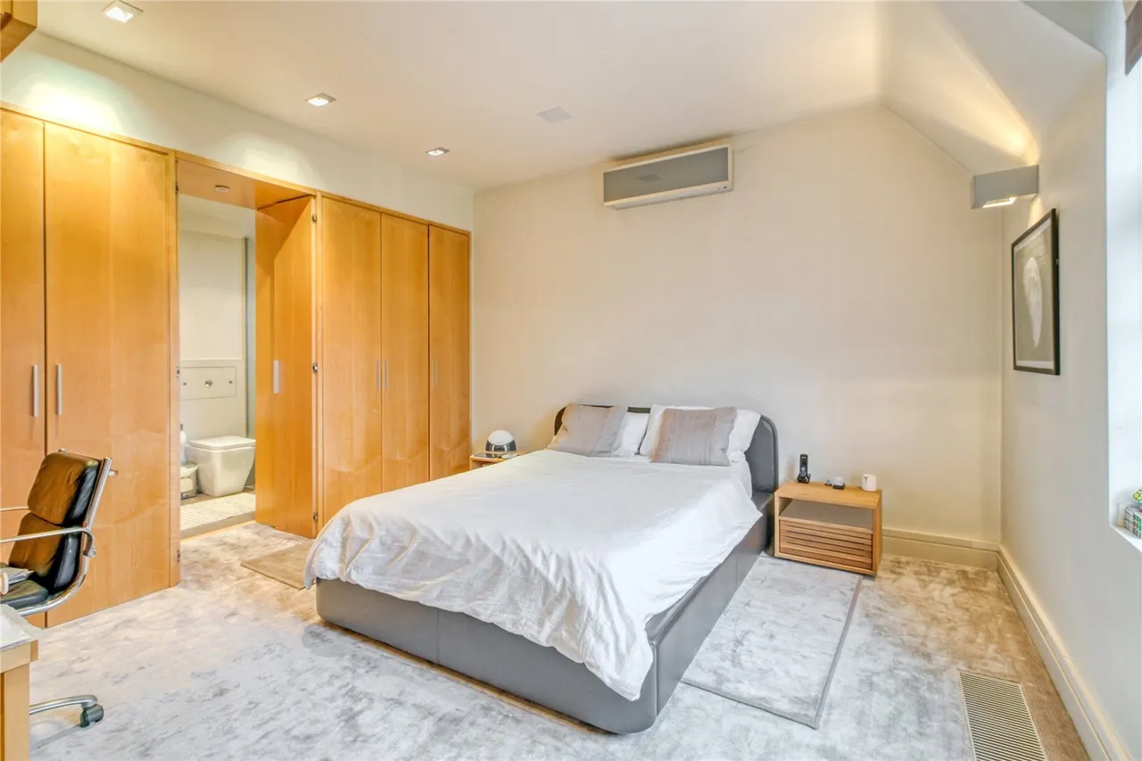 The Bishops Avenue, Hampstead Garden Suburb, N2, photo 13