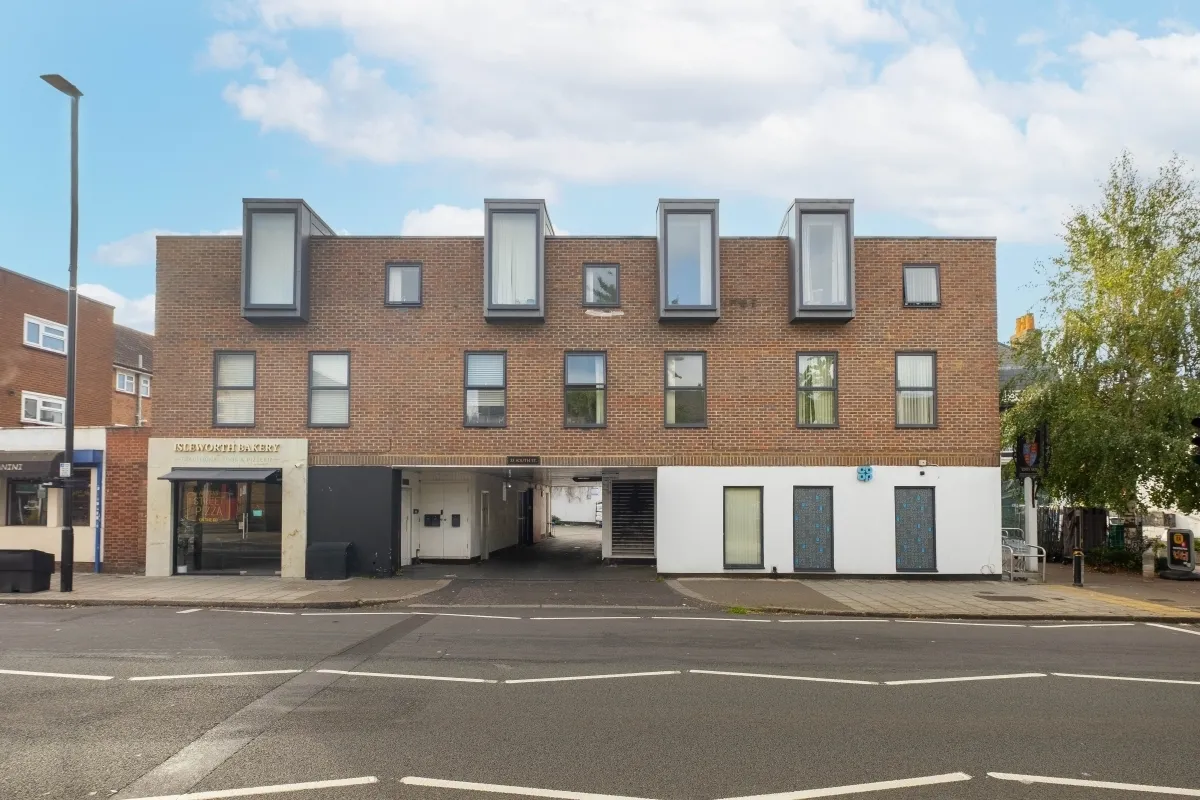 3 bed flat to rent, South Street, Isleworth, TW7