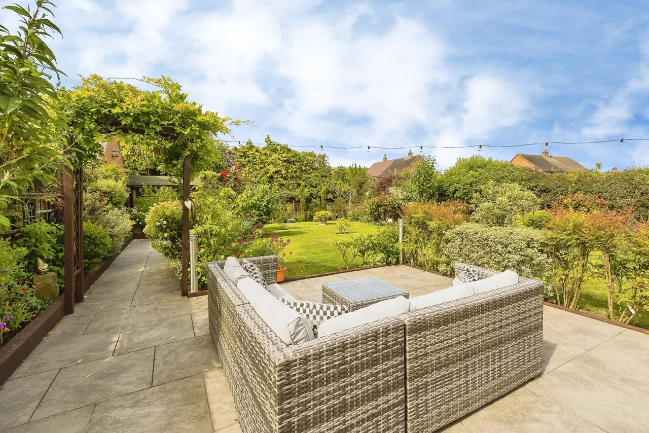 High Street, Coedpoeth, LL11, photo 23