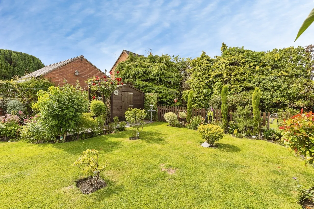 High Street, Coedpoeth, LL11, photo 22