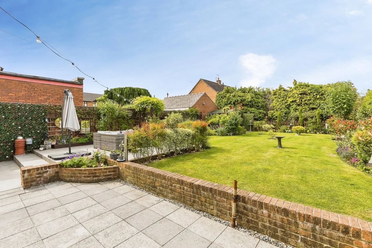 High Street, Coedpoeth, LL11, photo 4