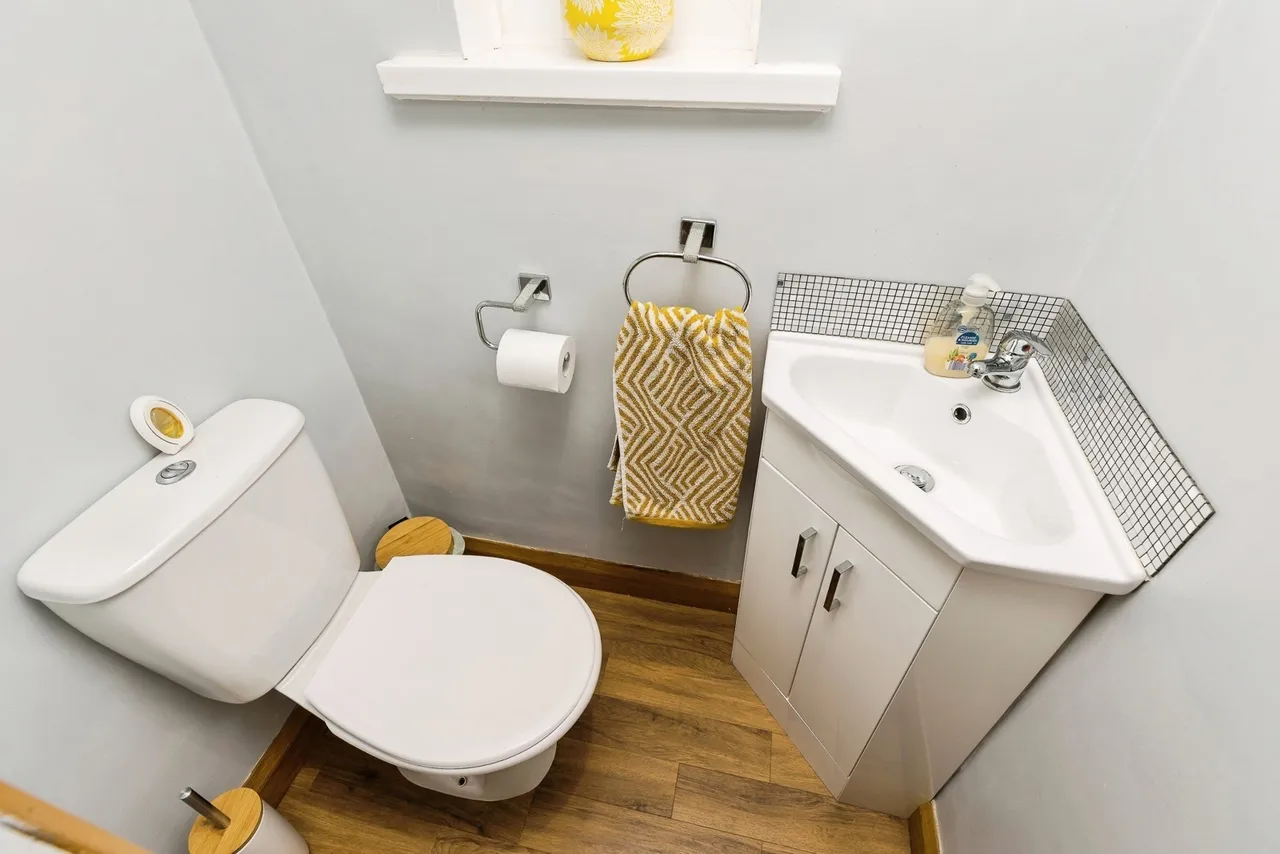 High Street, Coedpoeth, LL11, photo 6