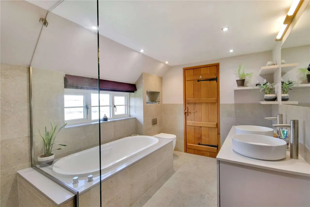 Whitegates Lane, Wadhurst, East Sussex, TN5 6QG, photo 11