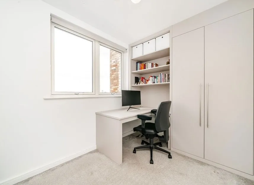Avenue Road, Acton, W3, photo 6