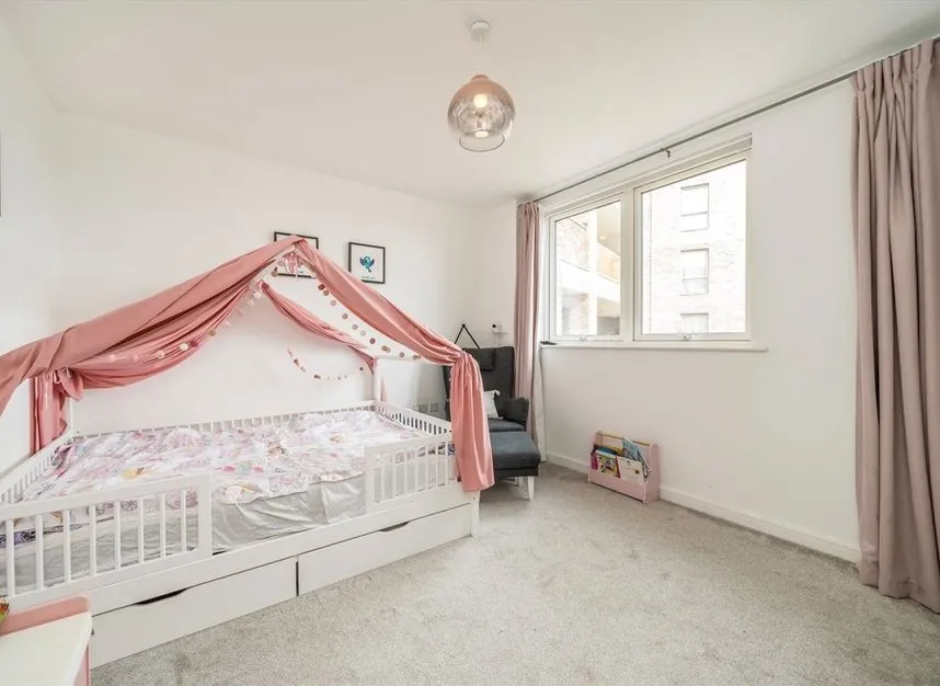 Avenue Road, Acton, W3, photo 3