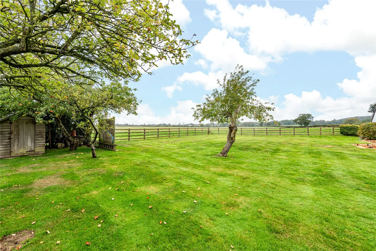 Wood End, Tingrith, MK17, photo 32