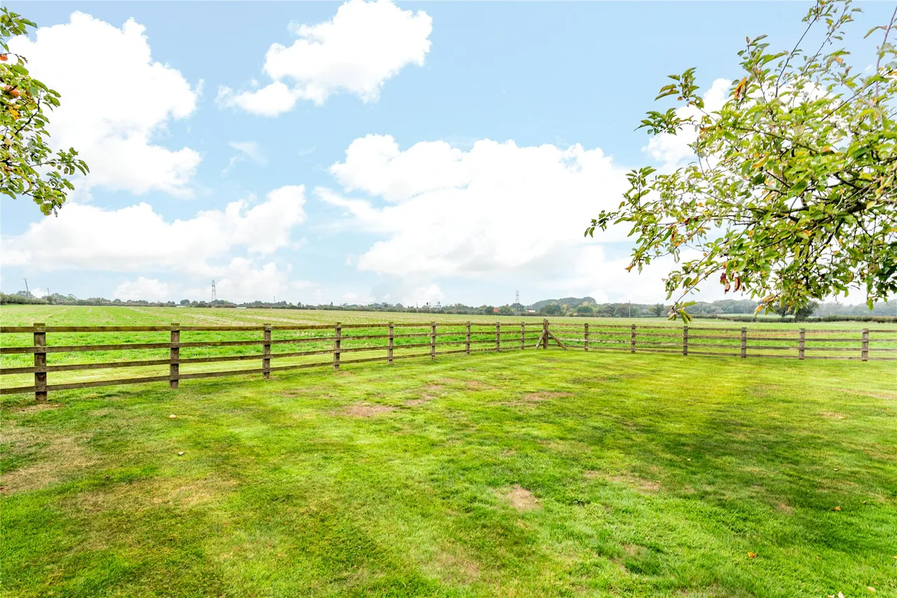 Wood End, Tingrith, MK17, photo 33