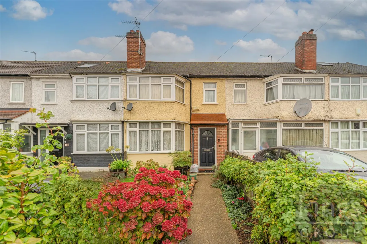 3 bed house for sale, Tynemouth Drive, Enfield