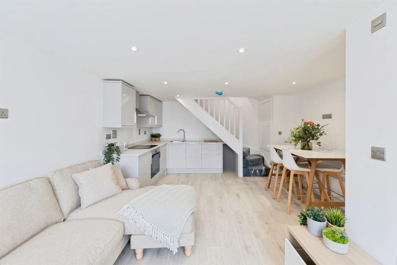 High Street, Woburn Sands, MK17, photo 2