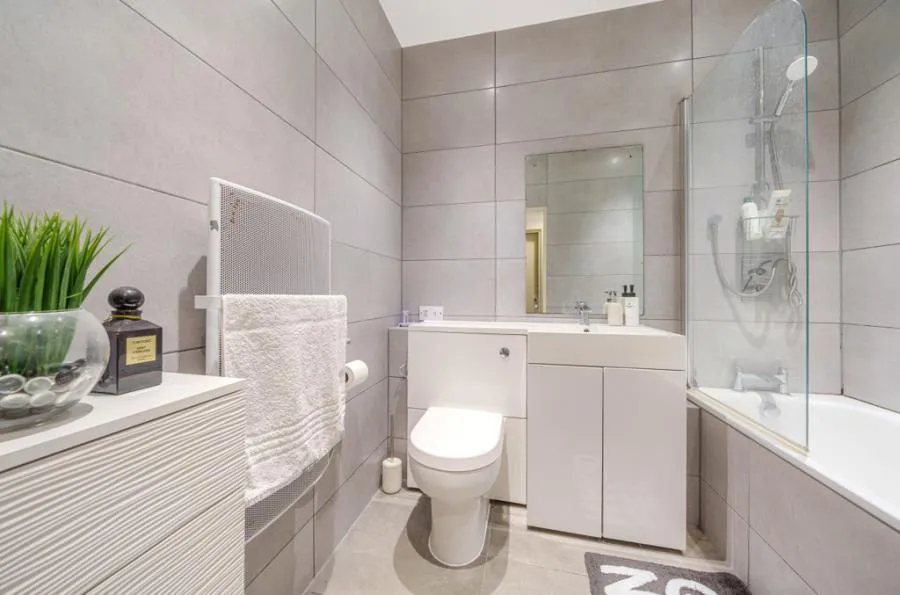 High Street, Crawley, RH10, photo 8