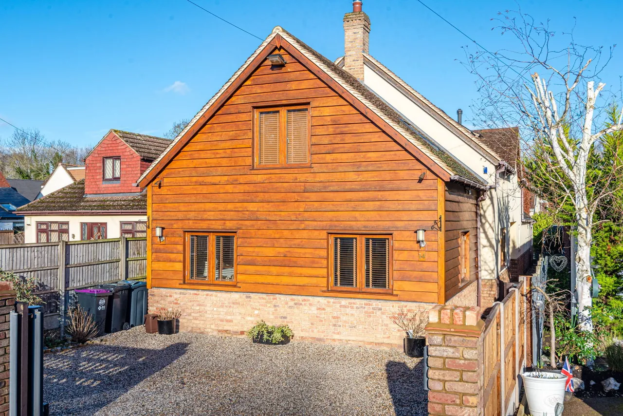 Amwell Lane, Stanstead Abbotts, SG12, photo 2