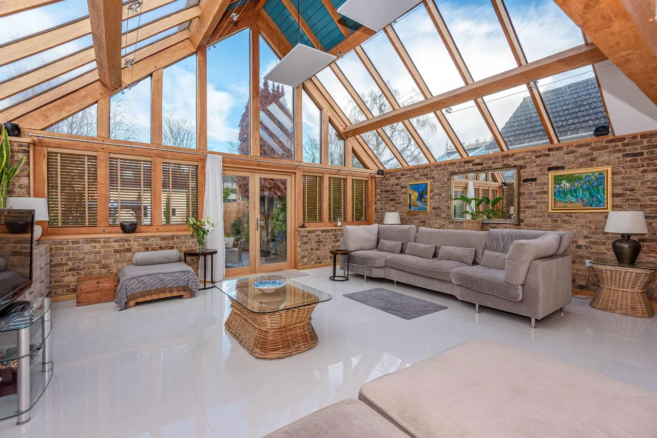 Amwell Lane, Stanstead Abbotts, SG12, photo 16