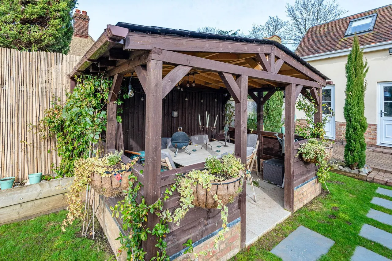 Amwell Lane, Stanstead Abbotts, SG12, photo 26
