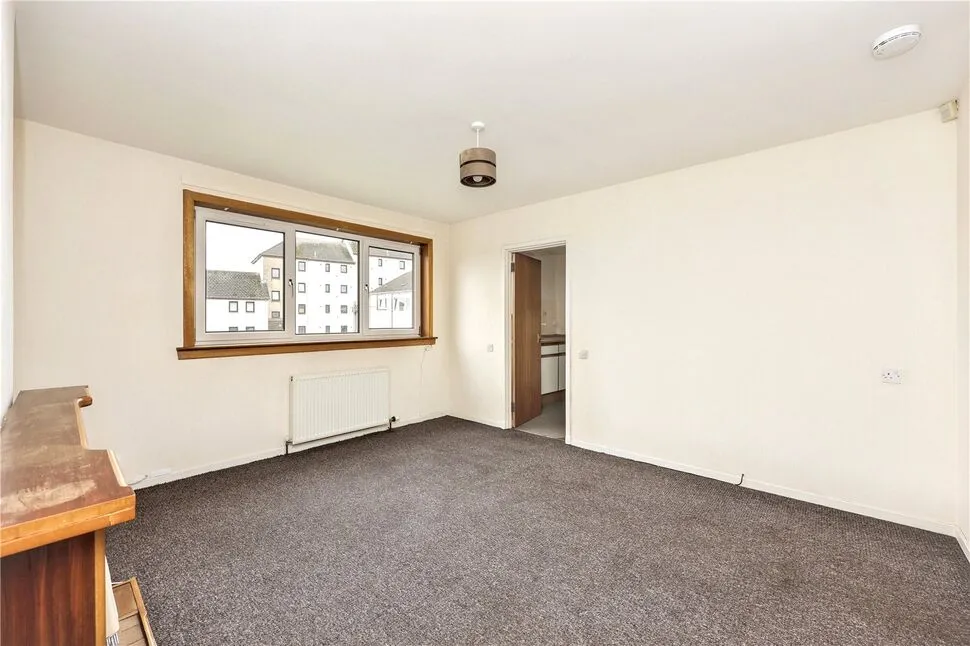 Back'oyards, Inverkeithing, KY11, photo 13