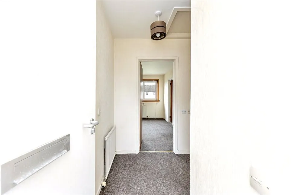 Back'oyards, Inverkeithing, KY11, photo 2