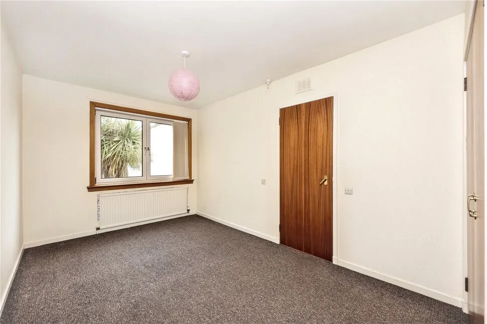 Back'oyards, Inverkeithing, KY11, photo 9