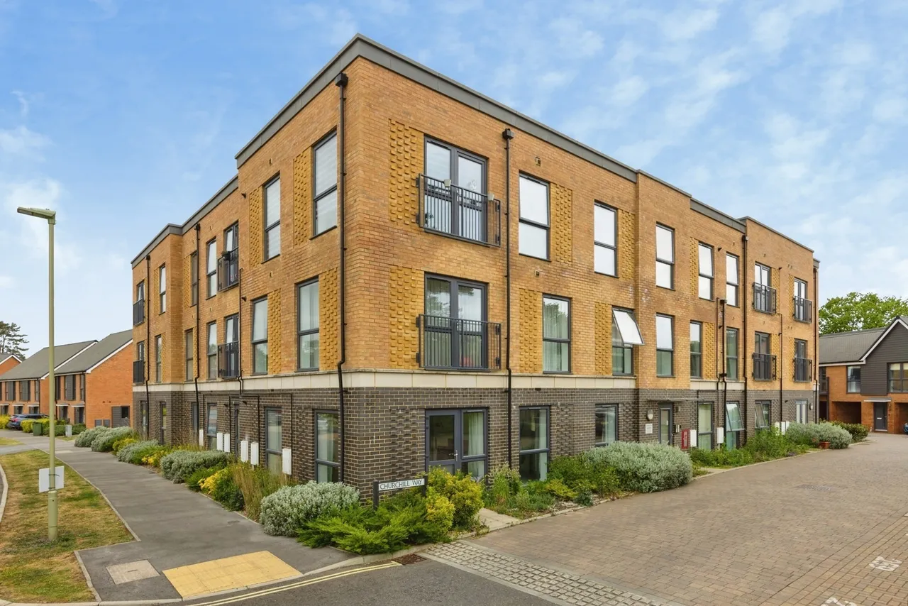 1 bed flat for sale, Churchill Way, Bordon, GU35