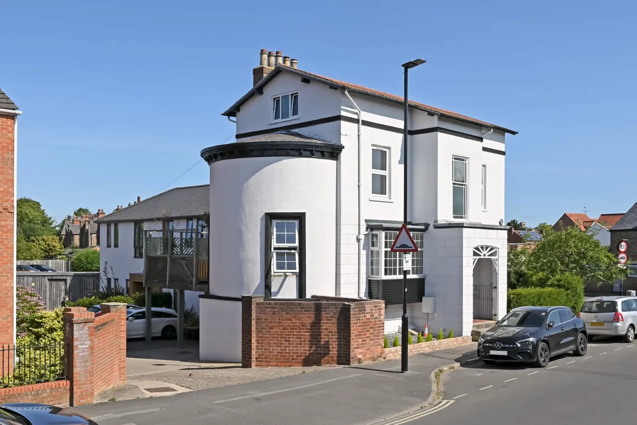 London Mews, Heworth, YO31, photo 13