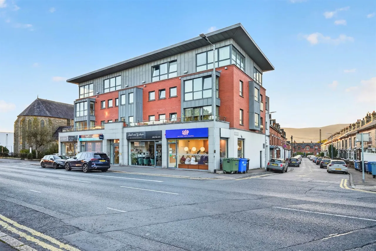 2 bed flat for sale, Lisburn Road, Belfast, BT9