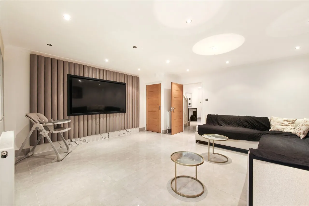 4 bed house to rent, Carlton Vale, London, NW6
