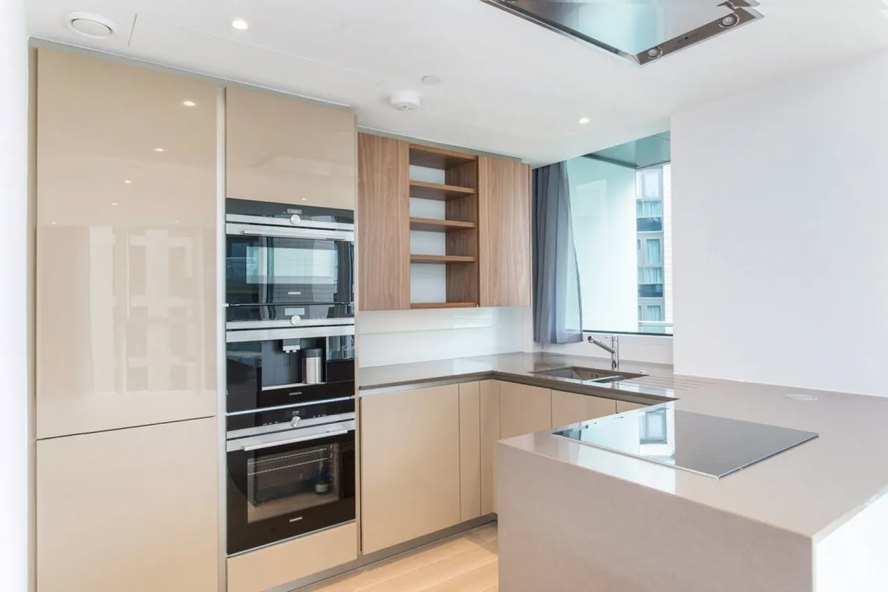 1 bed flat for sale — Pinnacle House, Battersea Reach