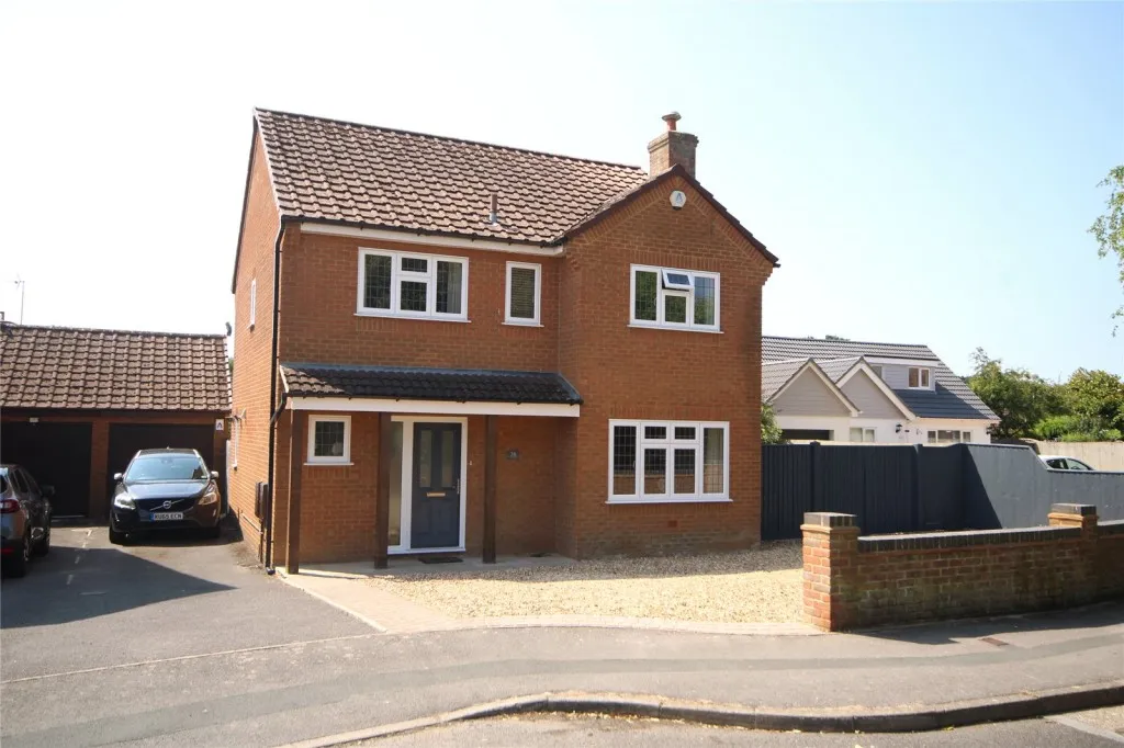 4 bed house for sale, Barton on Sea, New Milton