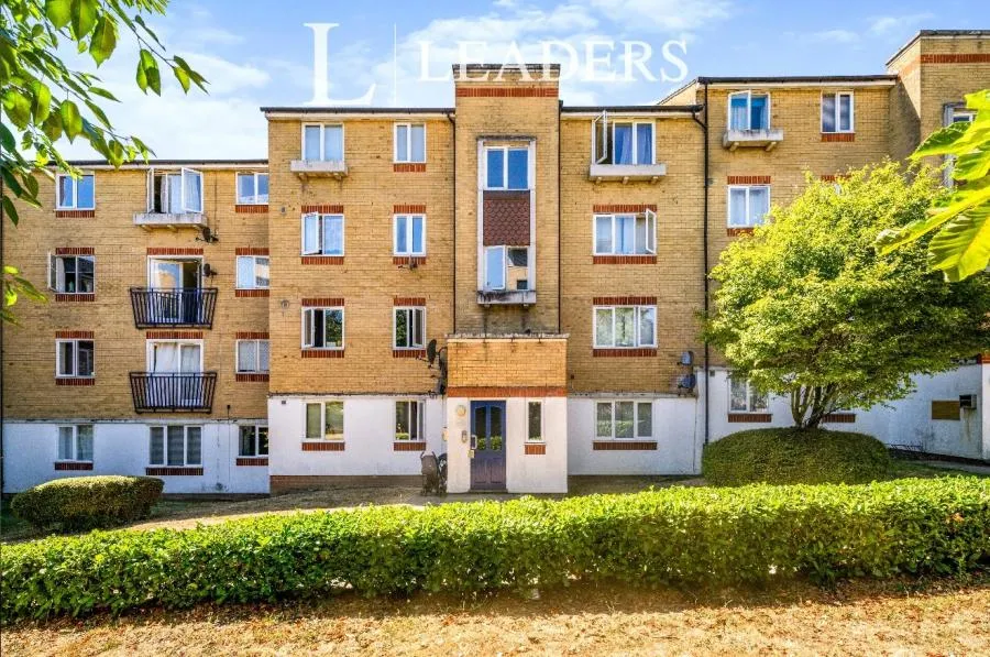 2 bed flat for sale, Dadswood, Harlow, CM20