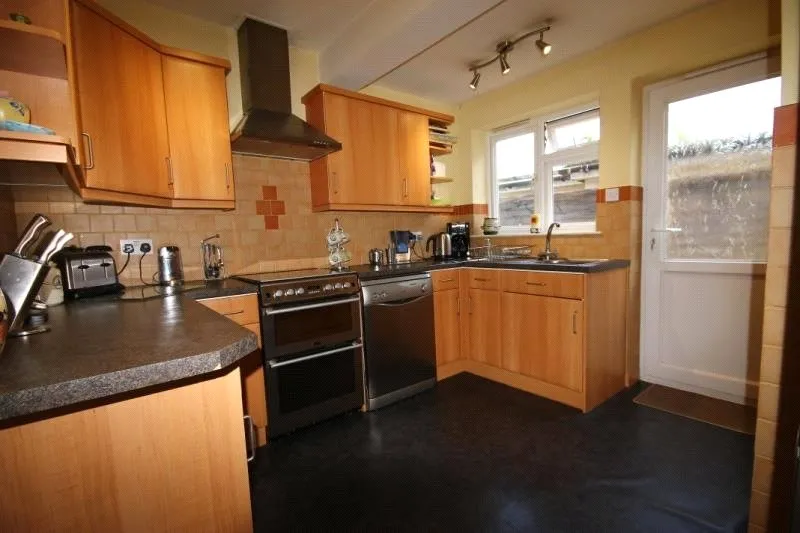 Albert Road, Englefield Green, TW20, photo 3