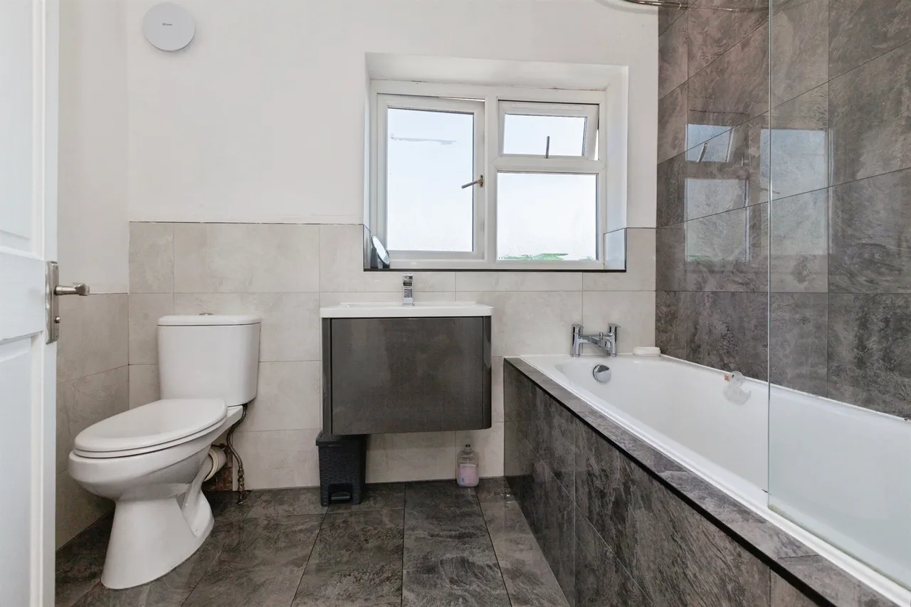 Lonsdale Road, Thurmaston, LE4, photo 9