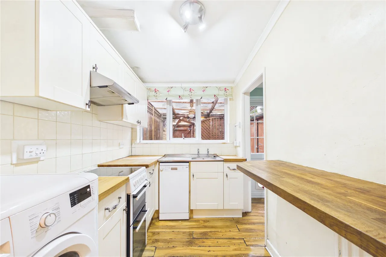Phoenix Park Terrace, Basingstoke, RG21, photo 5
